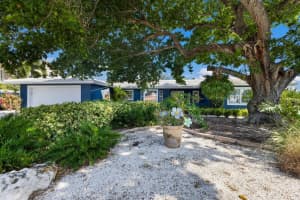 635 DUNDEE LN, HOLMES BEACH, FL 34217 Sold 03/07/25