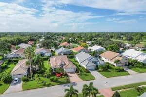 5822 FAIRWAY LAKES DRIVE, SARASOTA, FL 34243 Sold 01/31/25