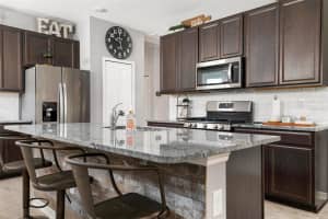 5619 LOS ROBLES COURT, PALMETTO, FL 34221 Sold 04/17/25