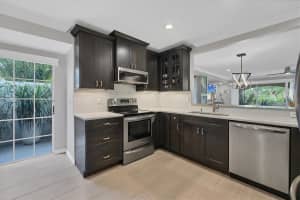 5572 CHANTECLAIRE #9, SARASOTA, FL 34235 Sold 11/12/24