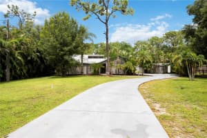 9219 59TH AVENUE, BRADENTON, FL 34202 Sold 05/27/25