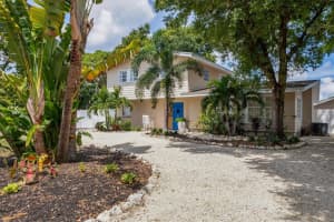 3003 BAY STREET, SARASOTA, FL 34237 Sold 11/04/24
