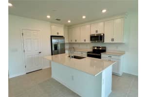 10028 LAST LIGHT GLEN, PARRISH, FL 34219 Sold 11/01/24