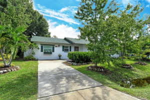 4724 SEVILLE DRIVE, SARASOTA, FL 34235 Sold 07/28/25