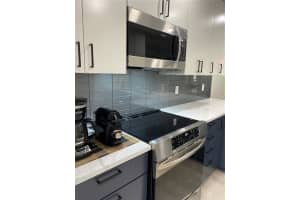 1628 Clower Creek Dr #125, SARASOTA