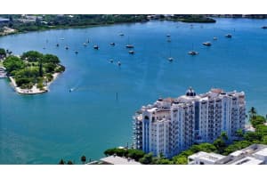 464 GOLDEN GATE POINT, SARASOTA, FL 34236 Sold 03/14/25