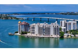 464 GOLDEN GATE POINT, SARASOTA, FL 34236 Sold 03/14/25