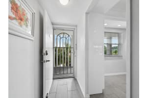 4390 EXETER DRIVE, LONGBOAT KEY, FL 34228 Sold 12/04/24