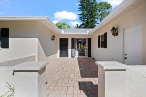 5453 FAIRWAY BEND DRIVE, SARASOTA, FL 34243 Sold 01/14/25
