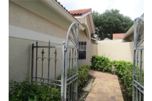 4026 LYNDHURST COURT, SARASOTA, FL 34235 - MLS#MFRA4623122
