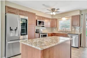 321 PEARL AVENUE, SARASOTA, FL 34243 Sold 12/27/24