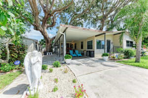 911 52ND AVENUE, BRADENTON, FL 34207 Sold 10/29/24
