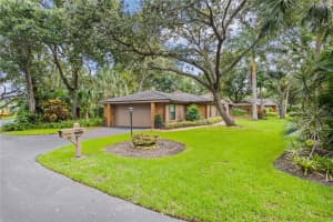 1307 WILLOW OAK CIRCLE, BRADENTON, FL 34209 Sold 01/15/25