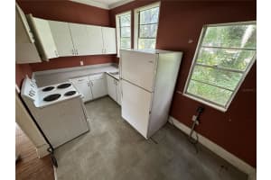 424 AVENUE B NE, WINTER HAVEN, FL 33881 Sold 10/16/24
