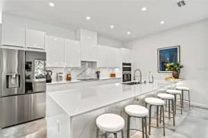2327 HILLVIEW STREET, SARASOTA, FL 34239 - MLS#MFRA4623881