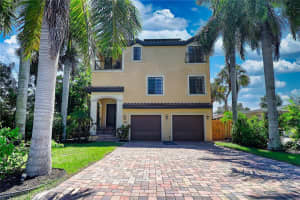 702 TREASURE BOAT WAY, SARASOTA, FL 34242 Sold 05/09/25