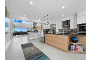 3542 MISTLETOE LANE, LONGBOAT KEY, FL 34228 Sold 01/21/25