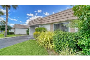 2329 CANALBLUFF PLACE, SARASOTA, FL 34231 Sold 11/01/24