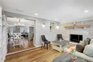 2925 YORKTOWN STREET, SARASOTA, FL 34231 Sold 12/12/24