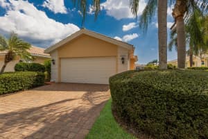 5525 AVELLINO PLACE, SARASOTA, FL 34238 Sold 11/15/24