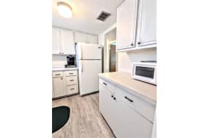 2224 CANAL DRIVE, BRADENTON, FL 34207 Sold 04/29/25