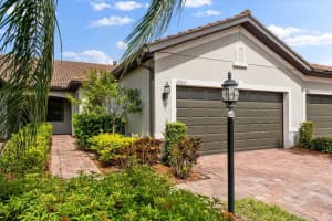 17611 CAMDEN DRIVE, LAKEWOOD RANCH, FL 34202 Sold 03/31/25