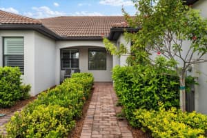 17611 CAMDEN DRIVE, LAKEWOOD RANCH, FL 34202 Sold 03/31/25