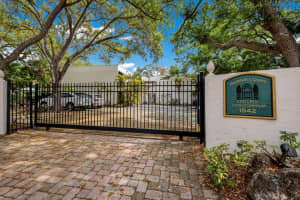 1542 Oak St #6, SARASOTA