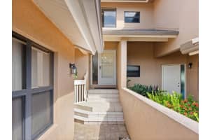 5283 HERON WAY, SARASOTA, FL 34231 Sold 05/28/25