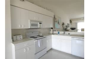 9641 CASTLE POINT DRIVE, SARASOTA, FL 34238 - MLS#MFRA4625083