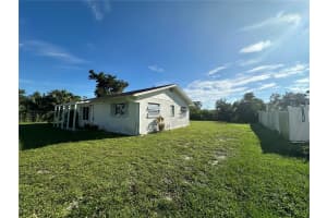 2050 CREST DRIVE, ENGLEWOOD, FL 34223 Sold 11/13/24