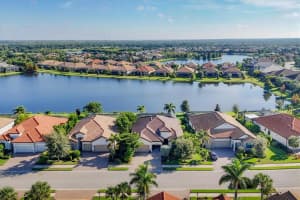 7020 WHITTLEBURY TRAIL, LAKEWOOD RANCH, FL 34202 Sold 06/12/25