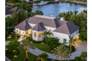 501 HARBOR POINT ROAD, LONGBOAT KEY, FL 34228 - MLS#MFRA4625287