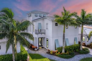 5911 REDBAY BOULEVARD, BRADENTON, FL 34210 Sold 01/31/25