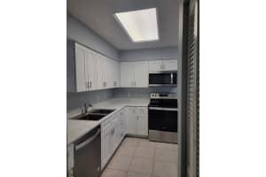 2200 BAHIA VISTA STREET, SARASOTA, FL 34239 - MLS#MFRA4625576