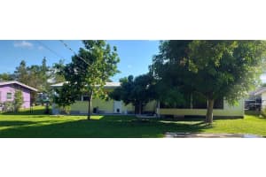 2005 CHRYSLER AVENUE, SARASOTA, FL 34234 Sold 01/31/25