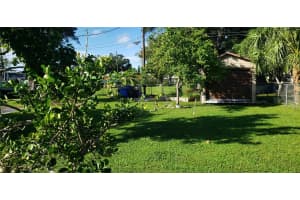 2005 CHRYSLER AVENUE, SARASOTA, FL 34234 Sold 01/31/25