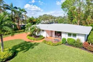 2425 CALAMONGA LANE, SARASOTA, FL 34239 Sold 01/13/25