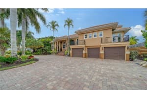 850 SIESTA KEY CIRCLE, SARASOTA, FL 34242 Sold 01/21/25