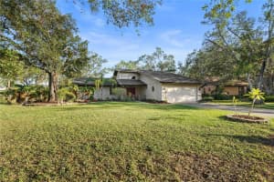 8433 CYPRESS LAKE CIRCLE, SARASOTA, FL 34243 Sold 01/16/25