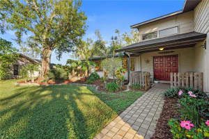 8433 CYPRESS LAKE CIRCLE, SARASOTA, FL 34243 Sold 01/16/25