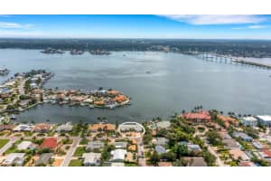 1903 Bayshore Dr, BELLEAIR BEACH