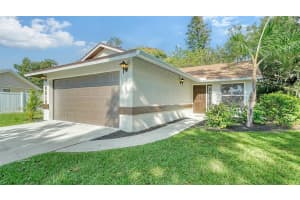 8212 COUNTRY OAKS COURT, SARASOTA, FL 34243 Sold 03/24/25