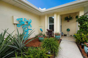 5725 CENTER POINTE LANE, SARASOTA, FL 34233 Sold 12/18/24