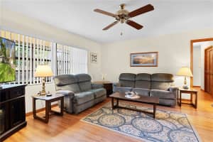 448 LAURA LANE, MOUNT DORA, FL 32757 Sold 01/17/25