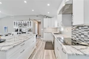 2231 SUNNYSIDE LANE, SARASOTA, FL 34239 Sold 12/23/24