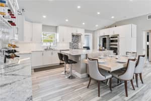 2231 SUNNYSIDE LANE, SARASOTA, FL 34239 Sold 12/23/24