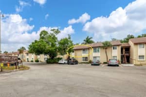 2633 PINE LAKE TERRACE, SARASOTA, FL 34237 Sold 11/13/24