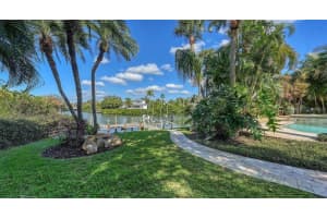 907 POMELO AVENUE, SARASOTA, FL 34236 Sold 01/29/25