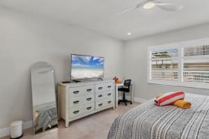 5830 MIDNIGHT PASS ROAD, SARASOTA, FL 34242 - MLS#MFRA4626557